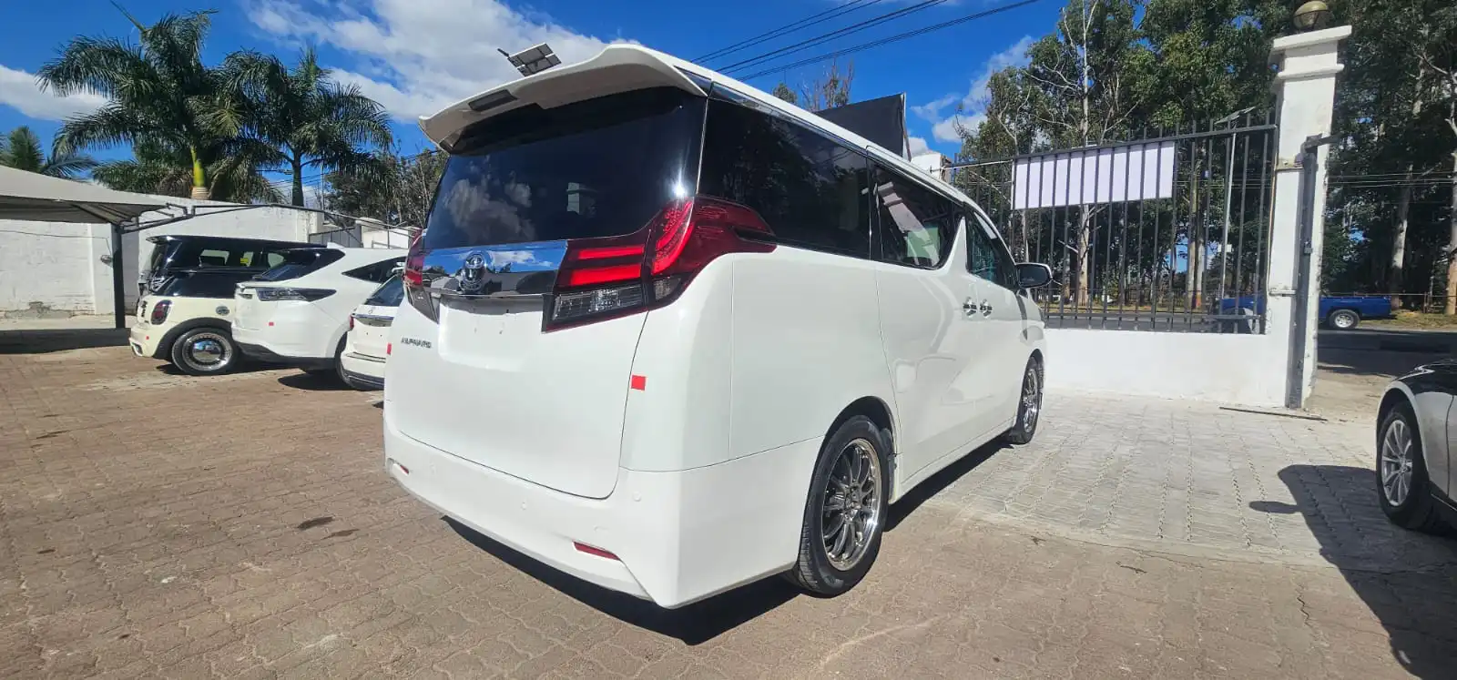 Zambia used car sale 2015 Toyota Alphard 3